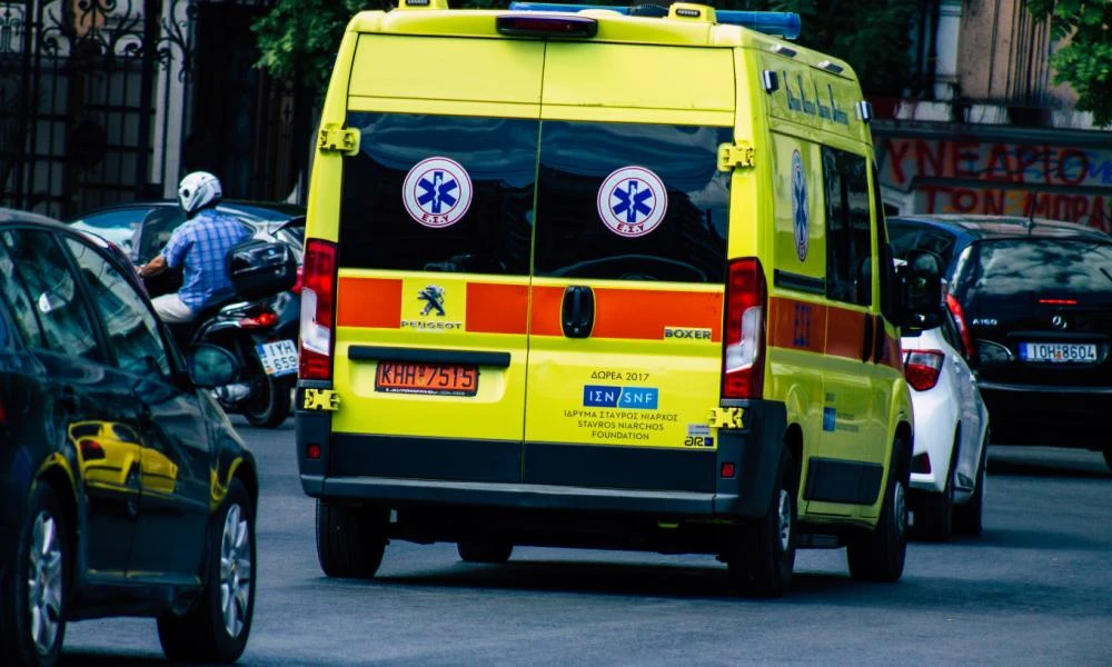 Λάρισα: Συναγερμός για τρίχρονο που χτυπήθηκε στο κεφάλι από όχημα